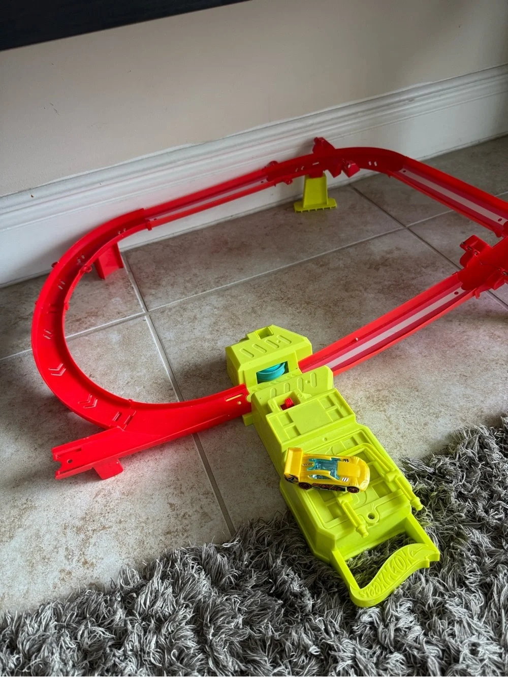 HotWheels Bright Red & Teal Kids Raceway Playset with Neon Yellow Supports